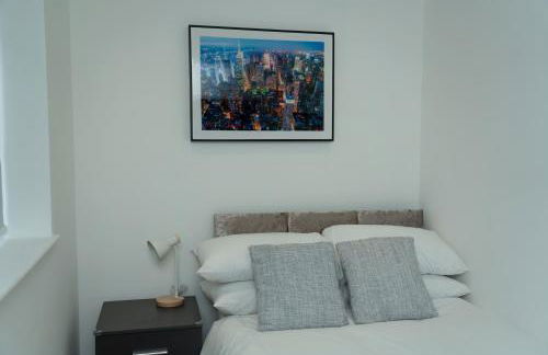 4 Bed Failsworth Home - 3 Bathrooms - Free Parking - Ideal For Contractors & Families - FREE 1 HR EARLY CHECK-IN OR 1 HR LATE CHECK-OUT FOR 2 NIGHT STAY BOOKINGS UNTIL THE END OF MAY - Foto 17