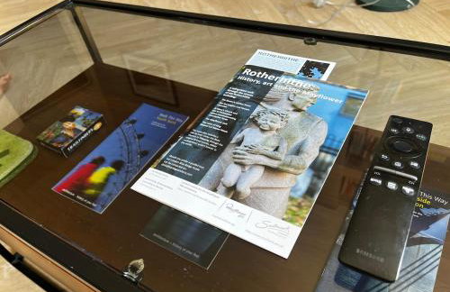 Two Bedroom Riverside Apartment in Rotherhithe Village - Foto 28