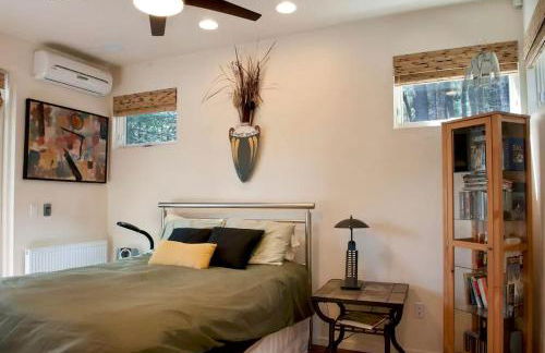 Stunning and Secluded Lakeside Getaway in the Grass Valley of California - Foto 27