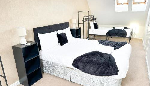 Modern 4 Beds House With FREE Parking - Foto 5