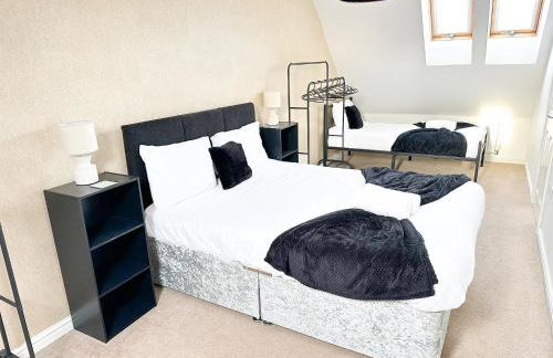 Modern 4 Beds House With FREE Parking - Foto 5