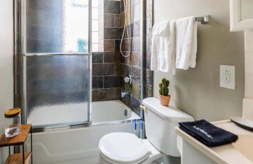 Beautiful 6BR 2 Kitchens Duplex By StayStLouis - Foto 15