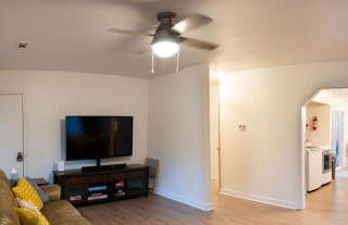 Madrona's Guesthouse- Convenient location, pet friendly - Foto 2