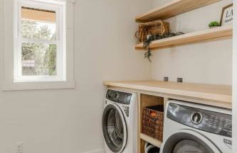 Modern Amish Country Retreat w/ Hot Tub. - Foto 11