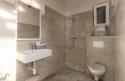 Villa Oliveto with pool - Photo 29