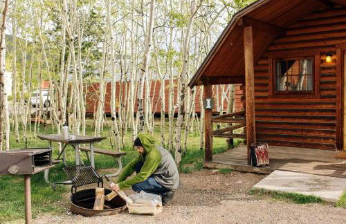 Colorado Glamping Adventures in Golden Gate Canyon Park, in this Cute Cabin Rental - Foto 7