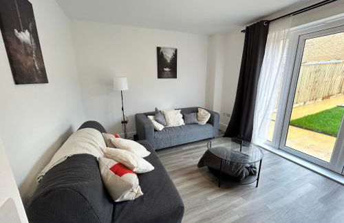 Modern 4 Bed - 2.5 Bathroom Home - Foto 1