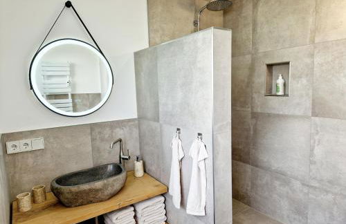 Sonnenhang im Boho-Stil mit Balkon, 500m zum See, 2 Schlafzimmer - Photo 16