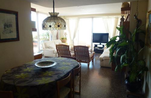 Espectacular terraza y vistas en 1a línea de playa - Foto 47