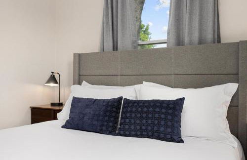 Cozy Mid Century Oasis with 2 KING beds - Foto 37