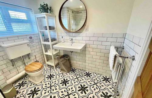 *Brecon Beacons,Log Burner, hot tub Dogs Welcome* - Photo 10