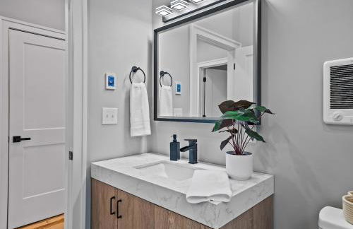 The Modern Boho Brick Loft - Foto 34