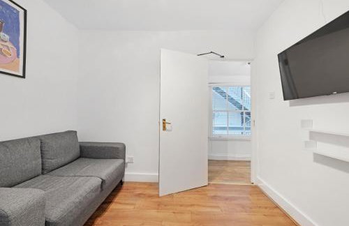 2 Bed Piccadilly Apartment 1 - Photo 11