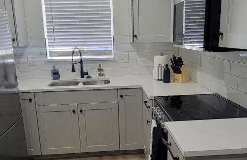 Cozy Cottage near USU - Photo 9