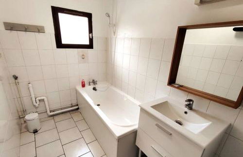 Spacieux T2 proche tribunaux - Foto 3