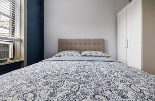 Ultimate Urban living at Centrally Located Apartments - Photo 15