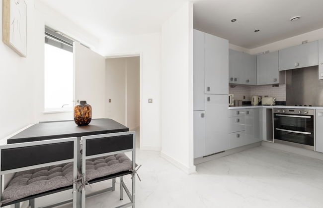 Luminous 2 Bed Balcony Flat in Islington - Foto 44