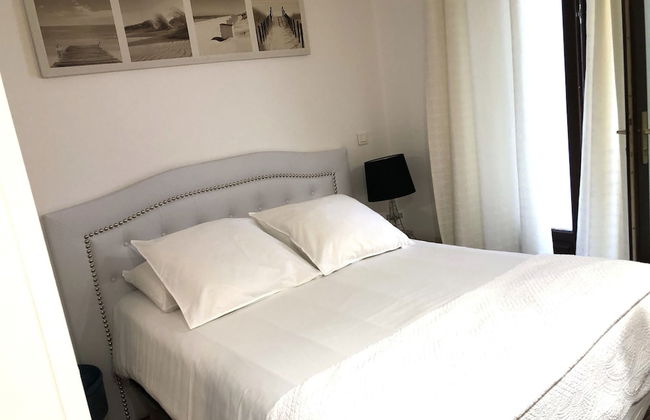 One bedroom flat ground floor avec cuisine -Rue Saint charles - métro Charles Michels 75015 PARIS - Photo 4