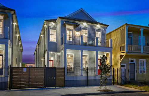 Spacious 5BR Urban Retreat with Balcony & Pool - Foto 76