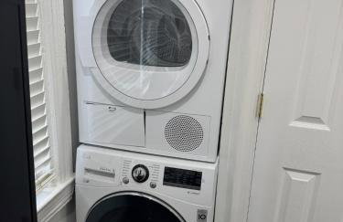 Gorgeous Refurbished 1Bdrm and 1Den Home - Foto 21