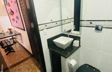 Cantinho de Vó em Itaúna - Passos da praia na melhor localização com Ar Condicionado e estacionamento - Foto 12