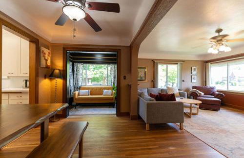 Charming Historic 4 bed -Nearby Eats, Brewery, Shops, Park - Foto 11