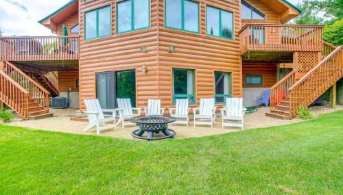 Waterfront Central Wisconsin Cabin with Indoor Pool! - Foto 2