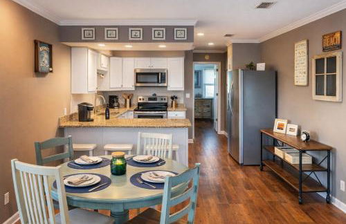 Waterfront Home, Short Walk to Beach, Deck/Balcony - Foto 38