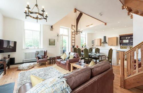 Converted Chapel, Stunning Sea & Mountain Views! - Foto 1