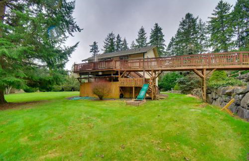 Central 4-Acre Cottage with Deck Walk to Bay! - Foto 2