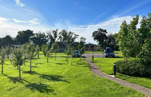 Applin Lodge - Photo 9