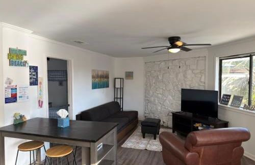 Peaceful Lydia Hide-O-Way - New Pool & Near Beach, Breakfast, Spa & Go-Karts! - Foto 14