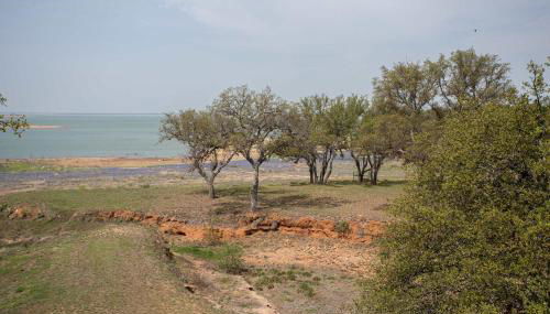 Lakefront 6BR Retreat w Dock & Game Room - Foto 5