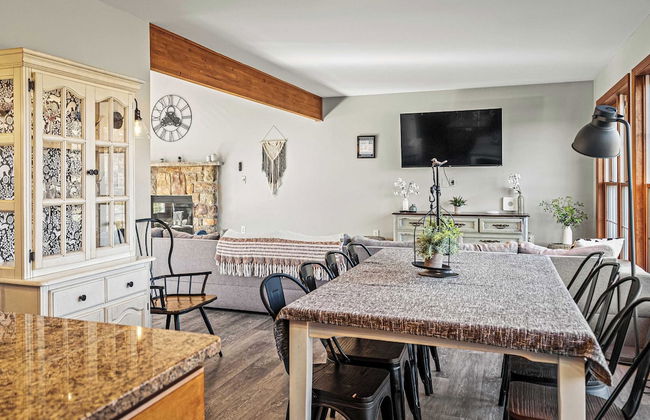 Laker's Pointe by Avantstay Lakefront Private Peninsula Hot Tub, Game Room - Foto 14