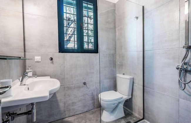 Villa Barbati Beachfront - Photo 30