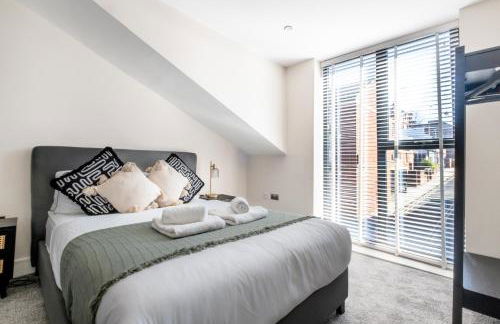 Luxury 4BDR House By Torr Property Group Short Lets & Serviced Accommodation With Free Gated Secure Parking & Private Patio Garden Liverpool - Foto 31