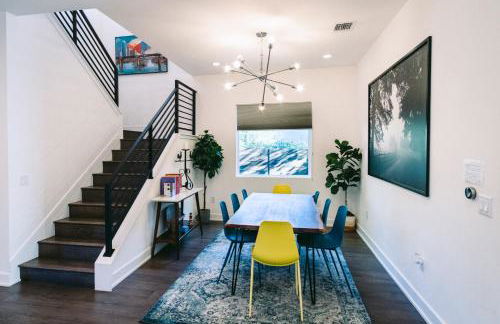 Austin Oasis Spacious 4BR Retreat with Hot Tub Cowboy Pool and Infrared Sauna Perfect for Families and Bachelorettes - Photo 37