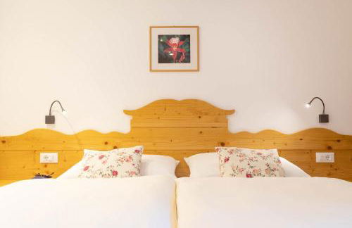 Kreuzwegerhof Nals - Historic Nature Stay with Pool near Meran & Bozen - Photo 36