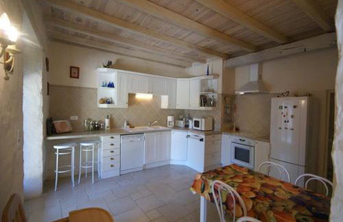 Holiday Home in Saint-laurent-de-la-salle With Pool - Foto 118