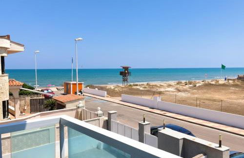 Vacaciones con el Mediterráneo a menos de 50 metros - Foto 1