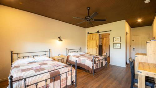 Miners Cabins #1 - Two Double Beds and Private Balcony - Foto 3