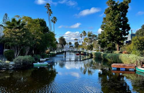 Chic Venice Beach Bungalow Steps from the Canals & Beach - Foto 51