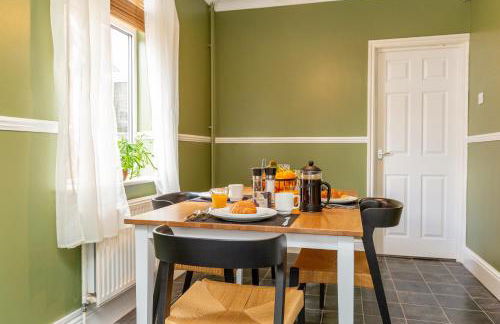 Newcombe - Sleeps Up to 8 - Close to Northampton Town Centre & Train Station - Fast Wifi, Free Parking, SmartTV with Netflix by Centro Stays - Foto 18