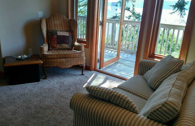 Harbor View Haven by Avantstay Private Backyard - Photo 26