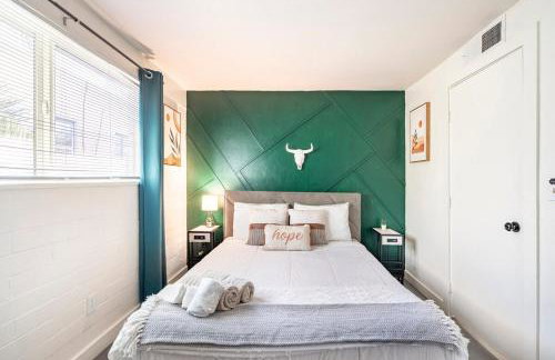 2BR Apt with BBQ & Parking Spring Fling Stay - Foto 3