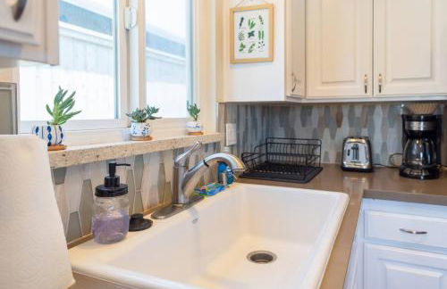 4Bd, putt putt, turf, grill, fire pit & more! - Photo 17