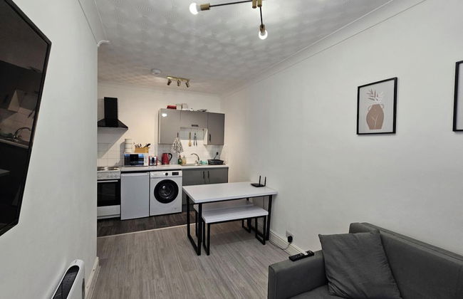 Stylish 1 Bedroom Flat Near Bridgend Town Centre - Foto 10