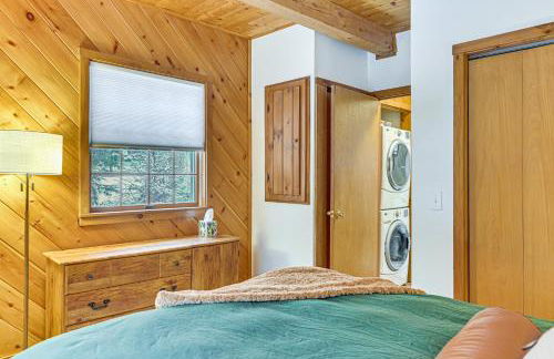 8 Mi to Mt Snow Cozy Bear Cabin with Hot Tub! - Foto 10