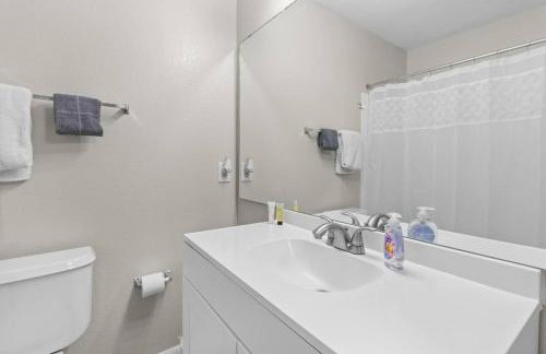 Prime Location, 2 mins to Airport, 5 mins to Dwntn - Foto 59