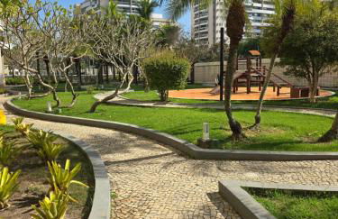 2 qrts c suíte, ar condicionado, piscina infantil e adulto, parquinho, estacionamento privativo, portaria 24hrs, self checkin, indicado pra família c crianças, casais e hóspedes a trabalho - Foto 22